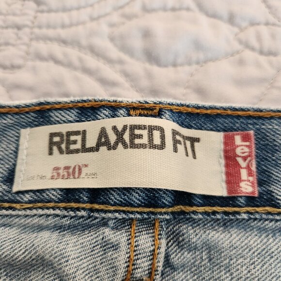 Mens Levi's 550 Relaxed Fit Jeans Light Wash Denim Blue Size 46x32 - Picture 9 of 13
